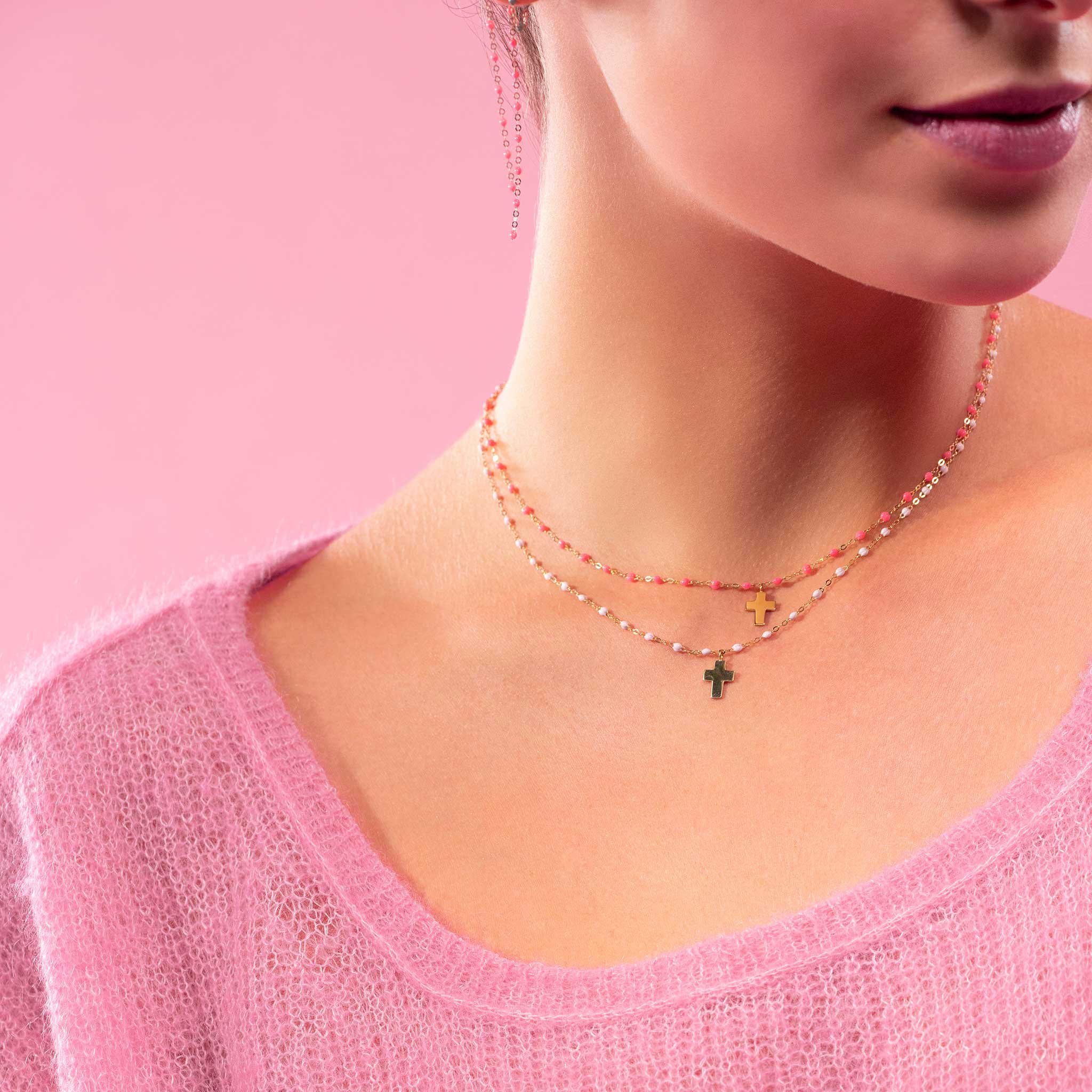 Collier rose fluo Croix Classique Gigi, or rose, 42 cm madone Référence :  b1co001r2942xx -2