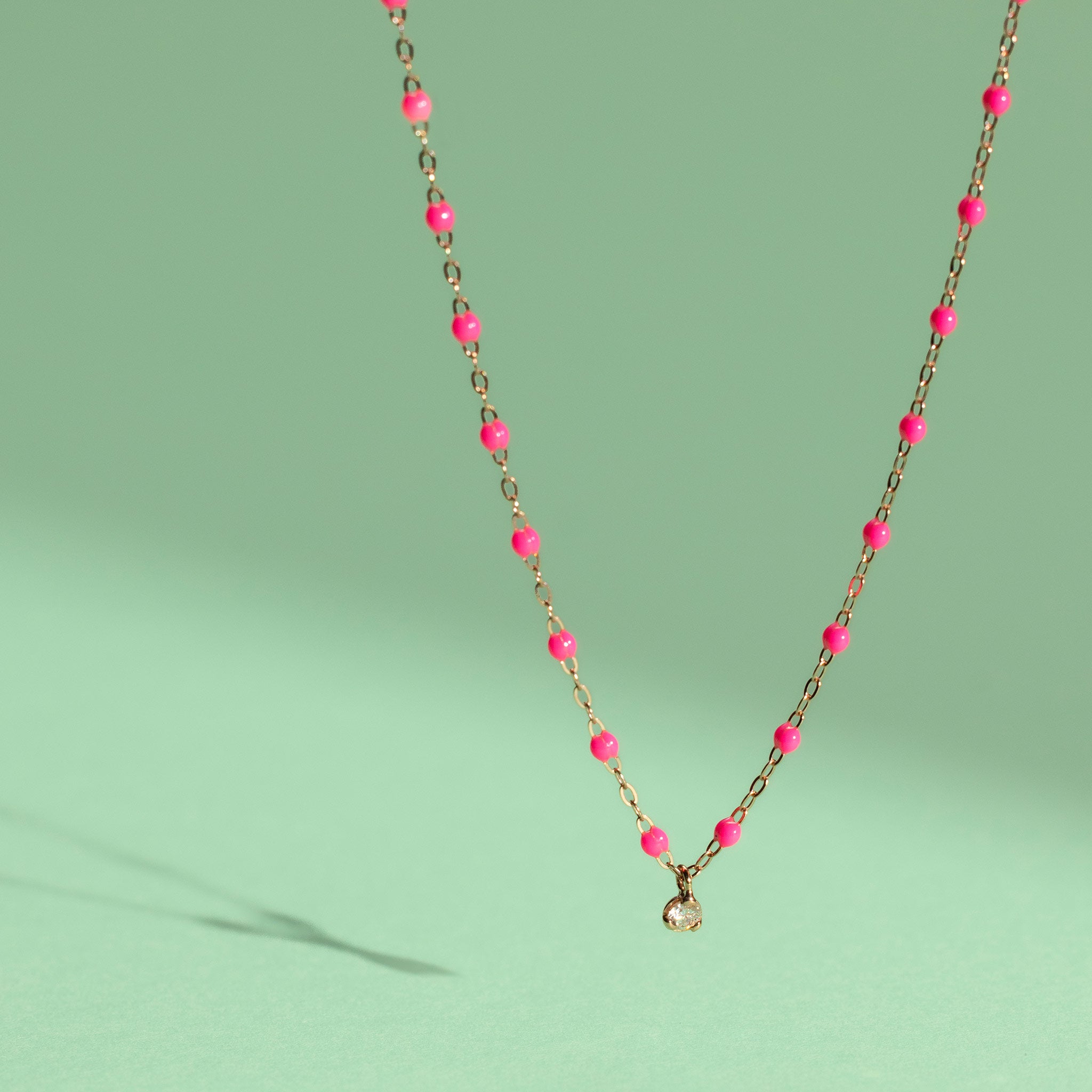 Collier rose fluo Gigi Suprême, or rose, 1 diamant, 42 cm gigi suprême Référence :  b1gs001r2942di -2